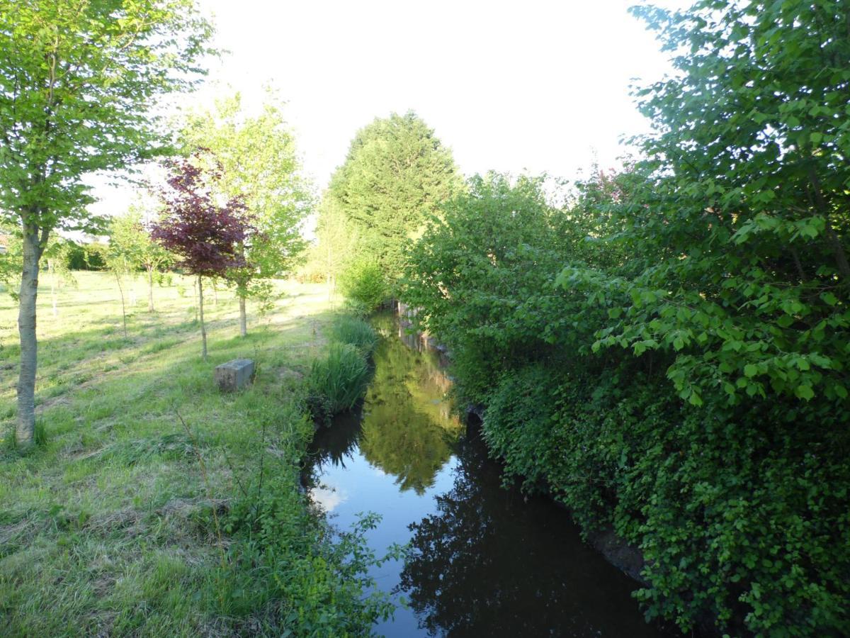 Au Parfum Des Lavandes Precigne Exterior photo